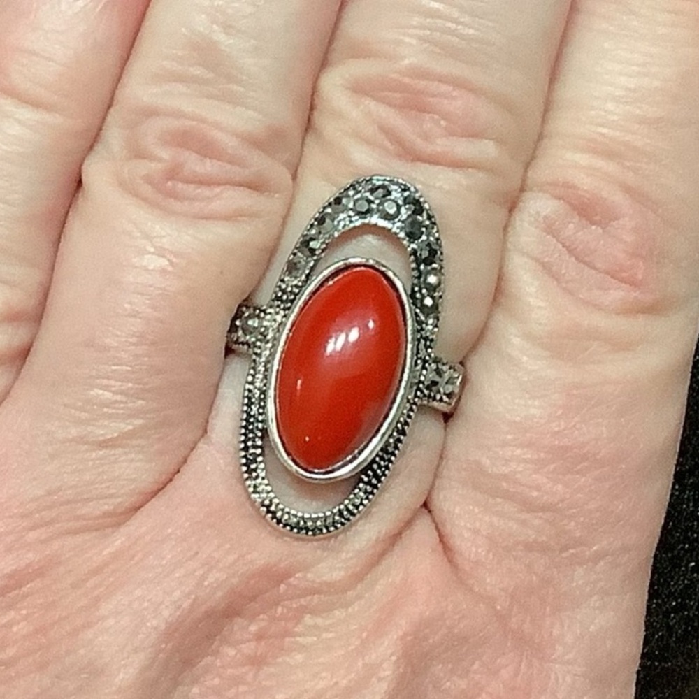 💥2/$24 or 3/$30💥 Antique silver fashion ring with red stone. Sz. 7.5.